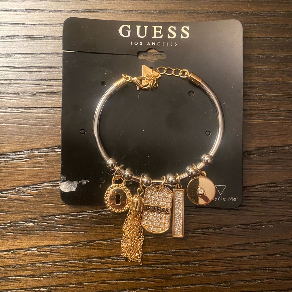 NEW Guess gold charm bracelet